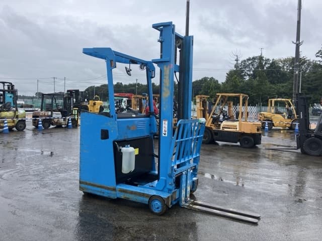 Reach Forklift — Auction (lot 8461-4077)