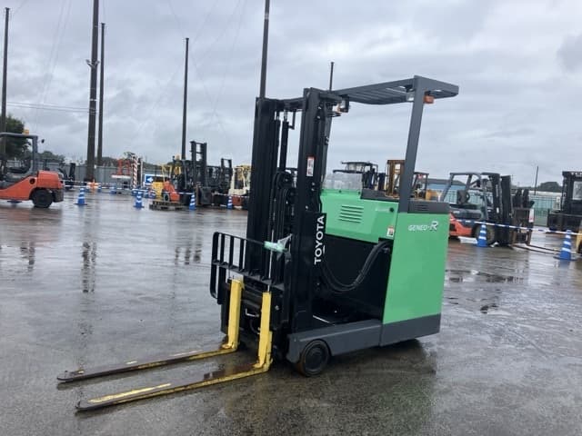 Reach Forklift — Auction (lot 8461-4080)