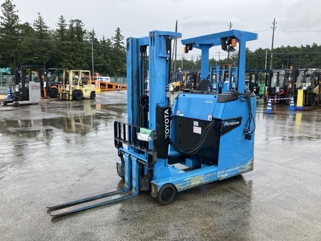 Reach Forklift — Auction (lot 8461-4082)
