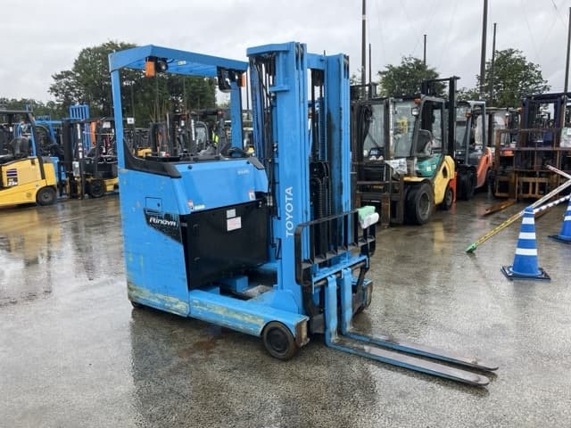 Reach Forklift — Auction (lot 8461-4082)