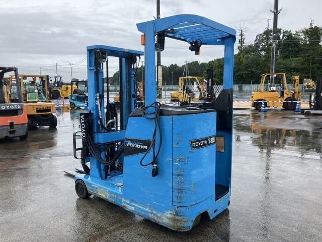 Reach Forklift — Auction (lot 8461-4082)