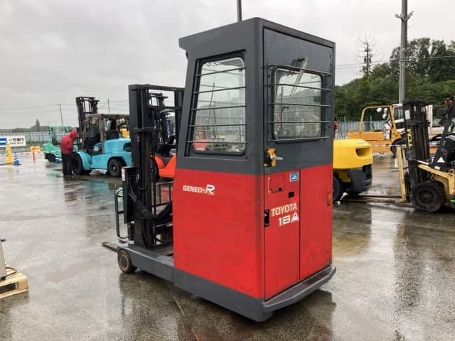 Reach Forklift — Auction (lot 8461-4094)