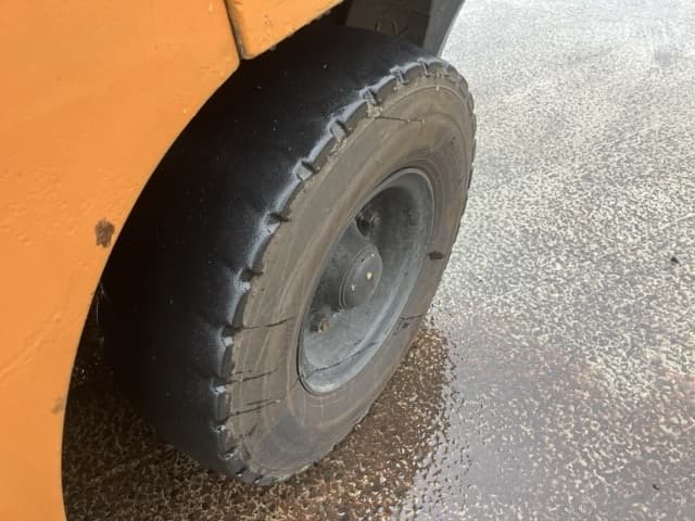 Forklift — Auction (lot 8461-4099)