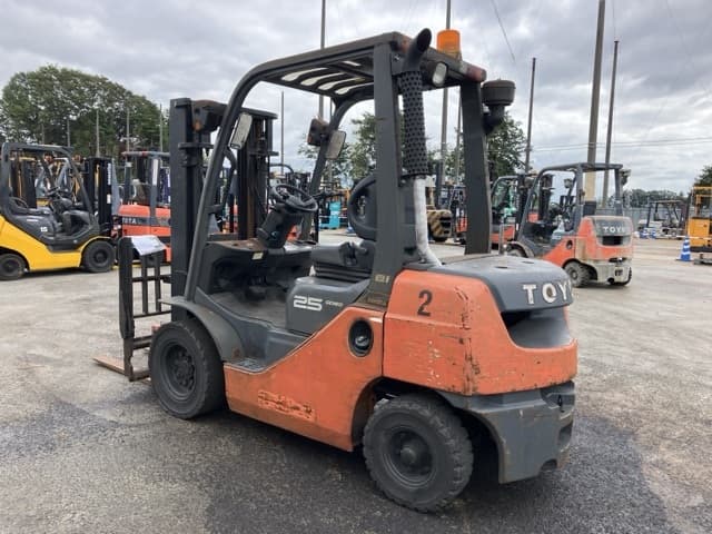 Forklift — Auction (lot 8461-4100)