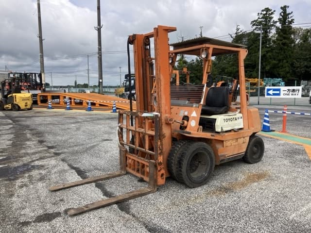 Forklift — Auction (lot 8461-4110)