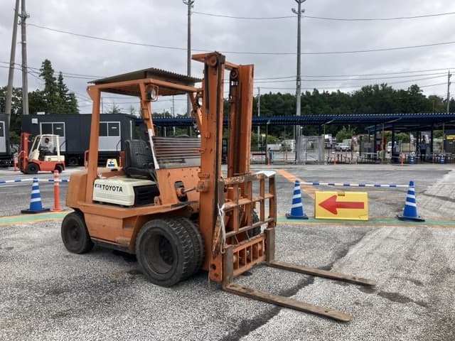 Forklift — Auction (lot 8461-4110)