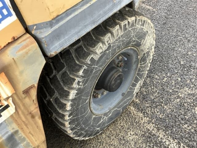 Forklift — Auction (lot 8461-4118)
