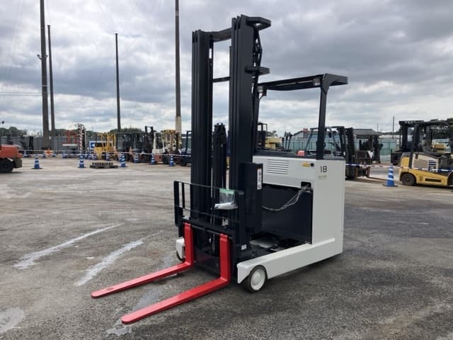 Reach Forklift — Auction (lot 8461-4119)