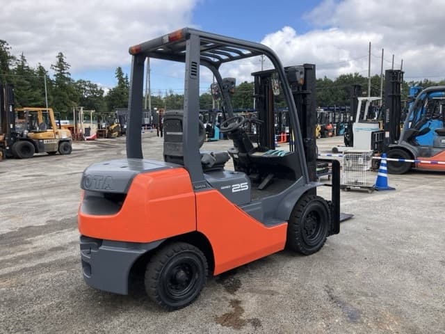 Forklift — Auction (lot 8461-4120)