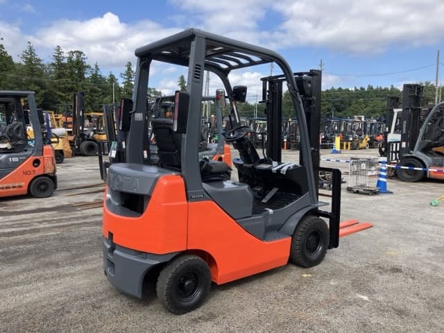 Forklift — Auction (lot 8461-4121)