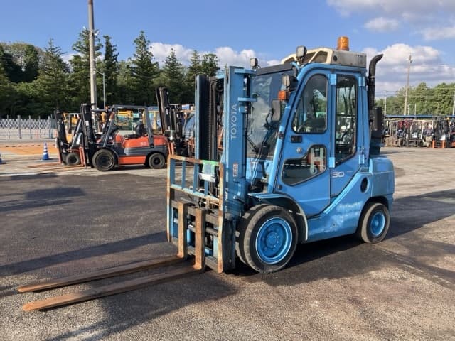 Forklift — Auction (lot 8461-4131)