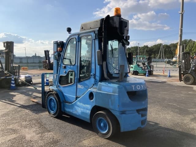 Forklift — Auction (lot 8461-4131)