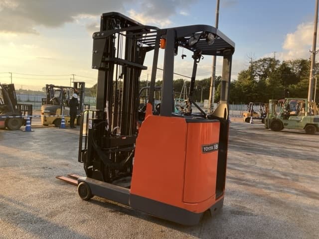 Reach Forklift — Auction (lot 8461-4139)