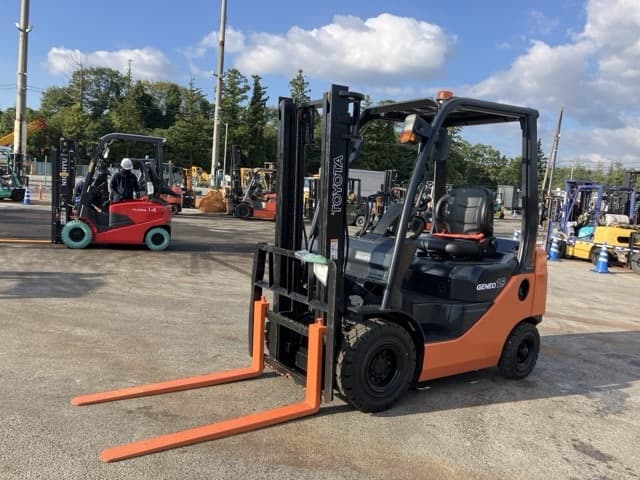 Forklift — Auction (lot 8461-4141)