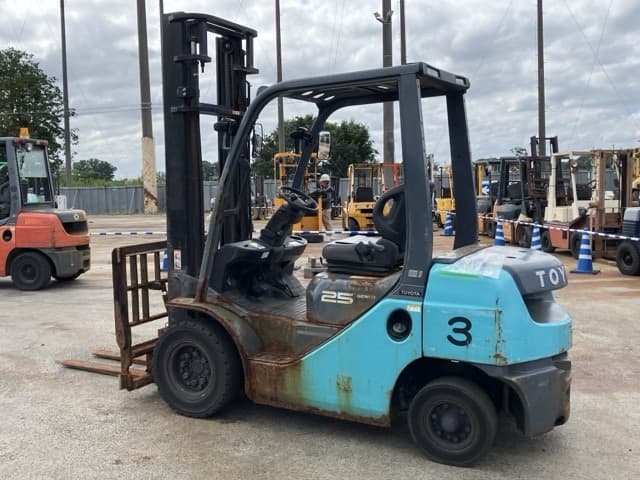 Forklift — Auction (lot 8461-4154)