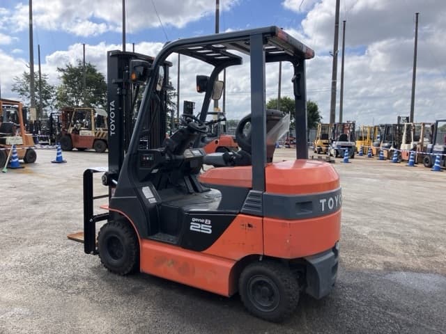 Battery Forklift — Auction (lot 8461-4155)