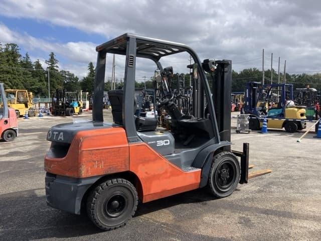 Forklift — Auction (lot 8461-4158)