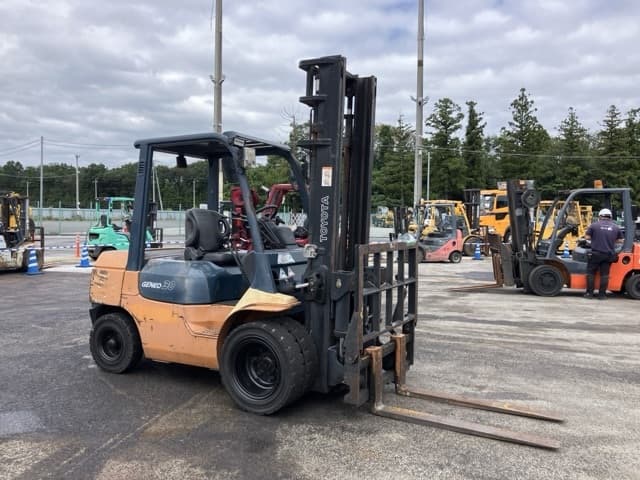 Forklift — Auction (lot 8461-4160)