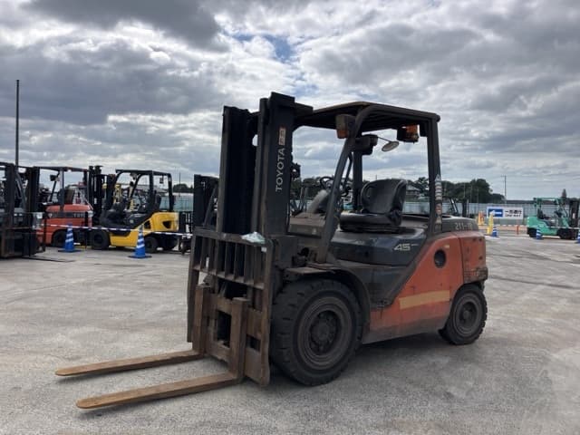 Forklift — Auction (lot 8461-4171)