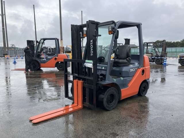 Forklift — Auction (lot 8461-4189)