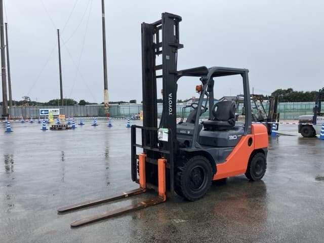 Forklift — Auction (lot 8461-4192)