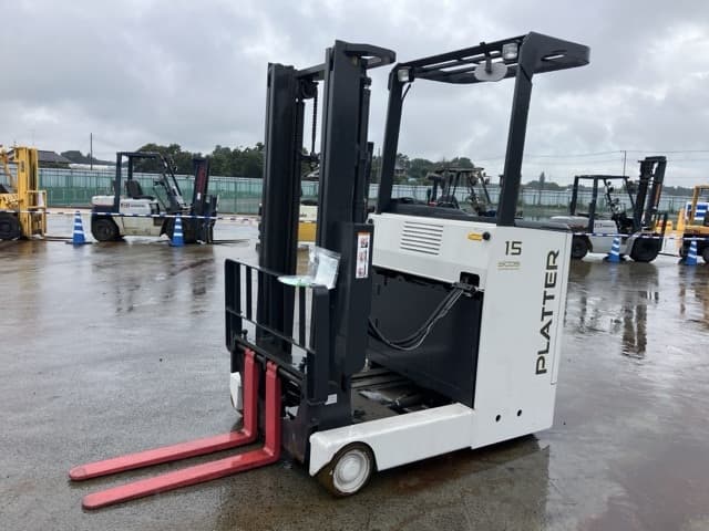 Reach Forklift — Auction (lot 8461-4212)