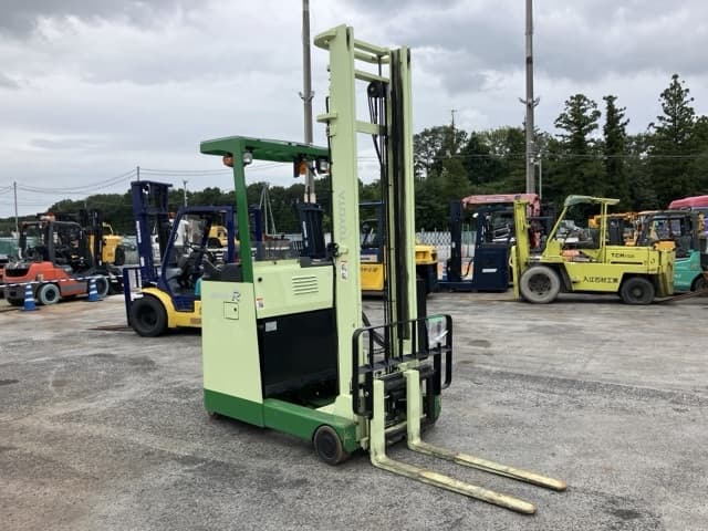 Reach Forklift — Auction (lot 8461-4215)