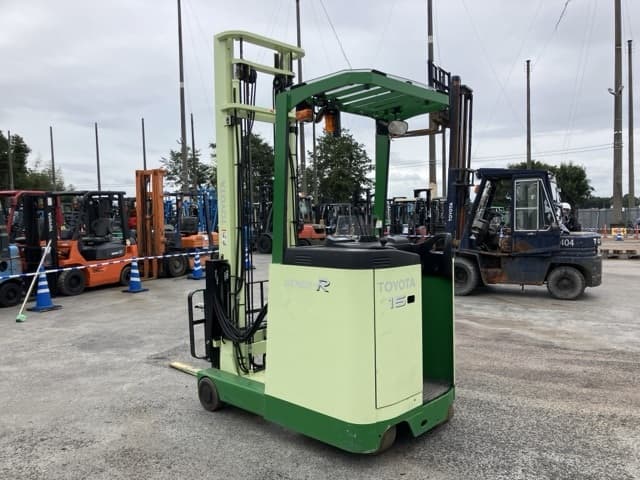 Reach Forklift — Auction (lot 8461-4215)