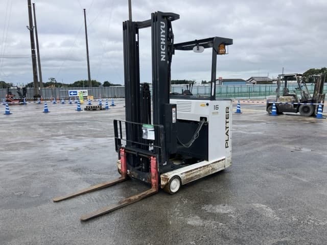 Reach Forklift — Auction (lot 8461-4217)