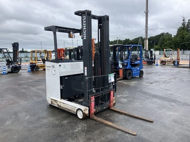 Reach Forklift — Auction (lot 8461-4217)