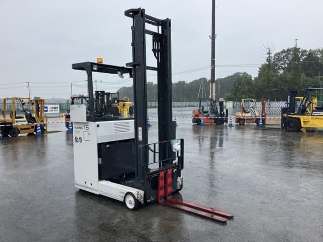 Reach Forklift — Auction (lot 8461-4218)