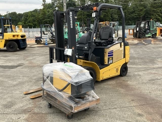 Battery Forklift — Auction (lot 8461-4220)