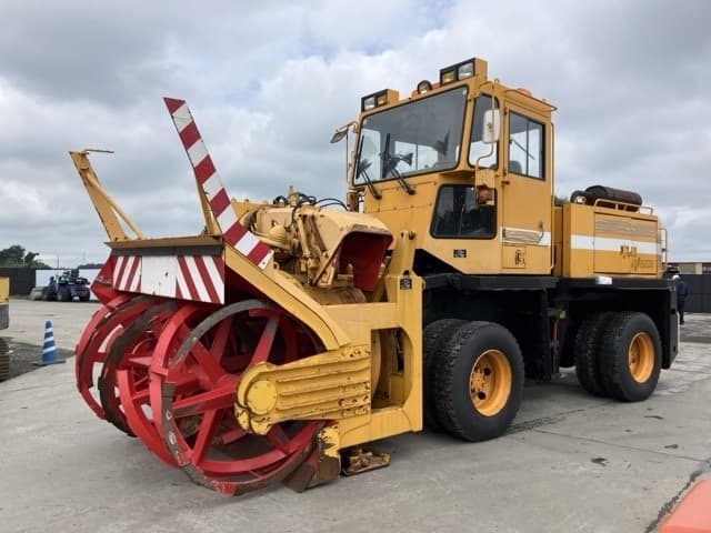 SNOW REMOVING MACHINE — Auction (lot 8461-426)