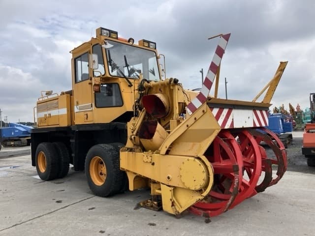 SNOW REMOVING MACHINE — Auction (lot 8461-426)