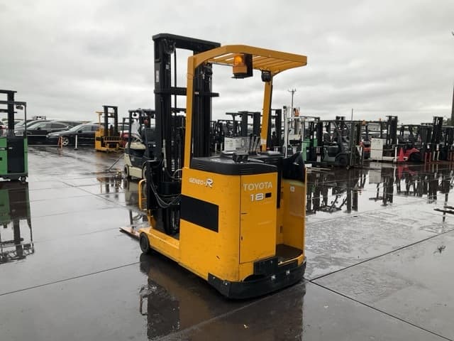 Reach Forklift — Auction (lot 8461-44002)