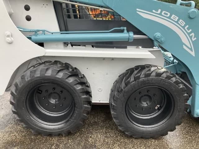 SKID STEER LOADER — Auction (lot 8461-444)