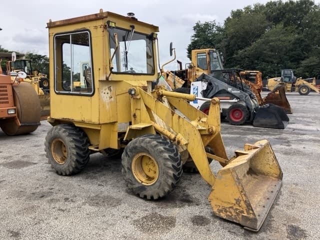 MINI WHEEL LOADER — Auction (lot 8461-462)