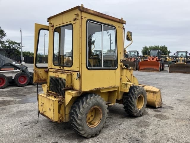 MINI WHEEL LOADER — Auction (lot 8461-462)