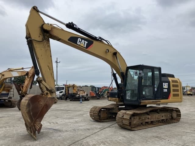 EXCAVATOR — Auction (lot 8461-475)