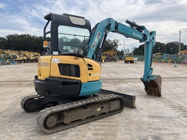 MINI EXCAVATOR — Auction (lot 8461-48)