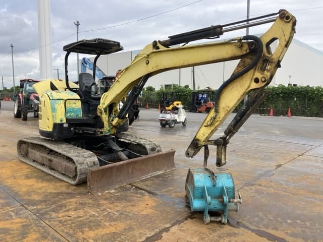 MINI EXCAVATOR — Auction (lot 8461-50003)