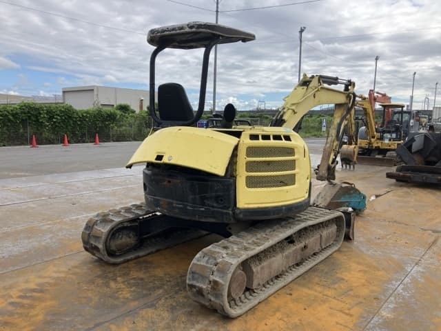 MINI EXCAVATOR — Auction (lot 8461-50003)