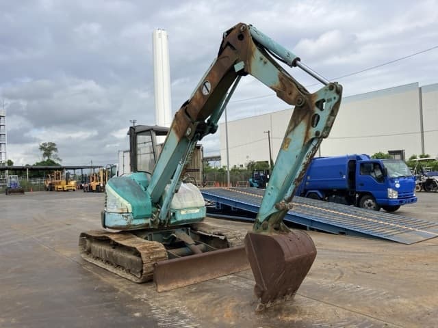 MINI EXCAVATOR — Auction (lot 8461-50005)
