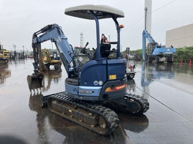 MINI EXCAVATOR — Auction (lot 8461-50008)