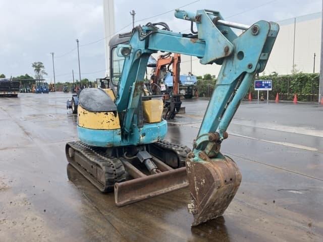 MINI EXCAVATOR — Auction (lot 8461-50026)