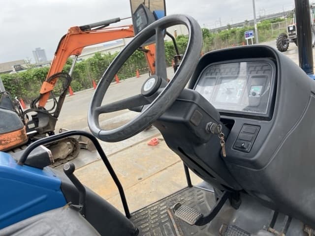 Tractor — Auction (lot 8461-52011)