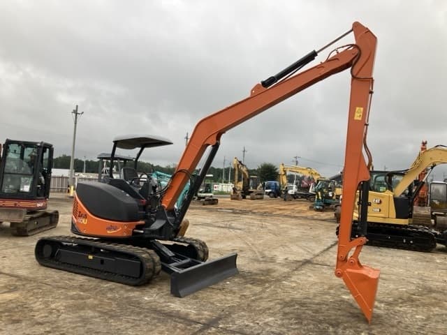 MINI EXCAVATOR — Auction (lot 8461-546)