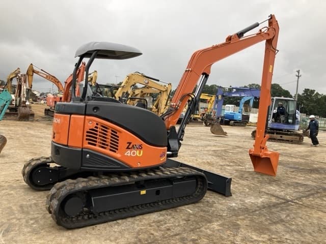 MINI EXCAVATOR — Auction (lot 8461-546)