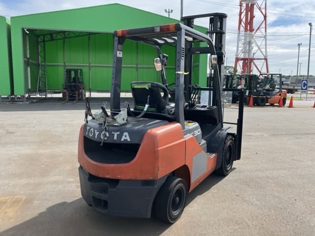 Forklift — Auction (lot 8461-55007)