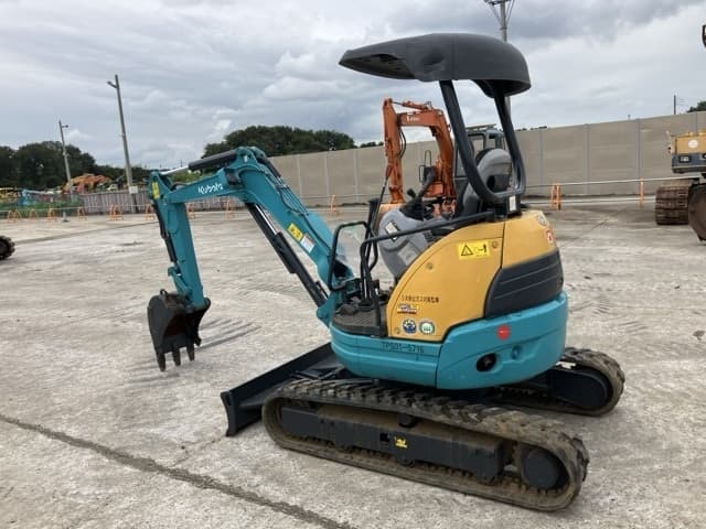 MINI EXCAVATOR — Auction (lot 8461-554)